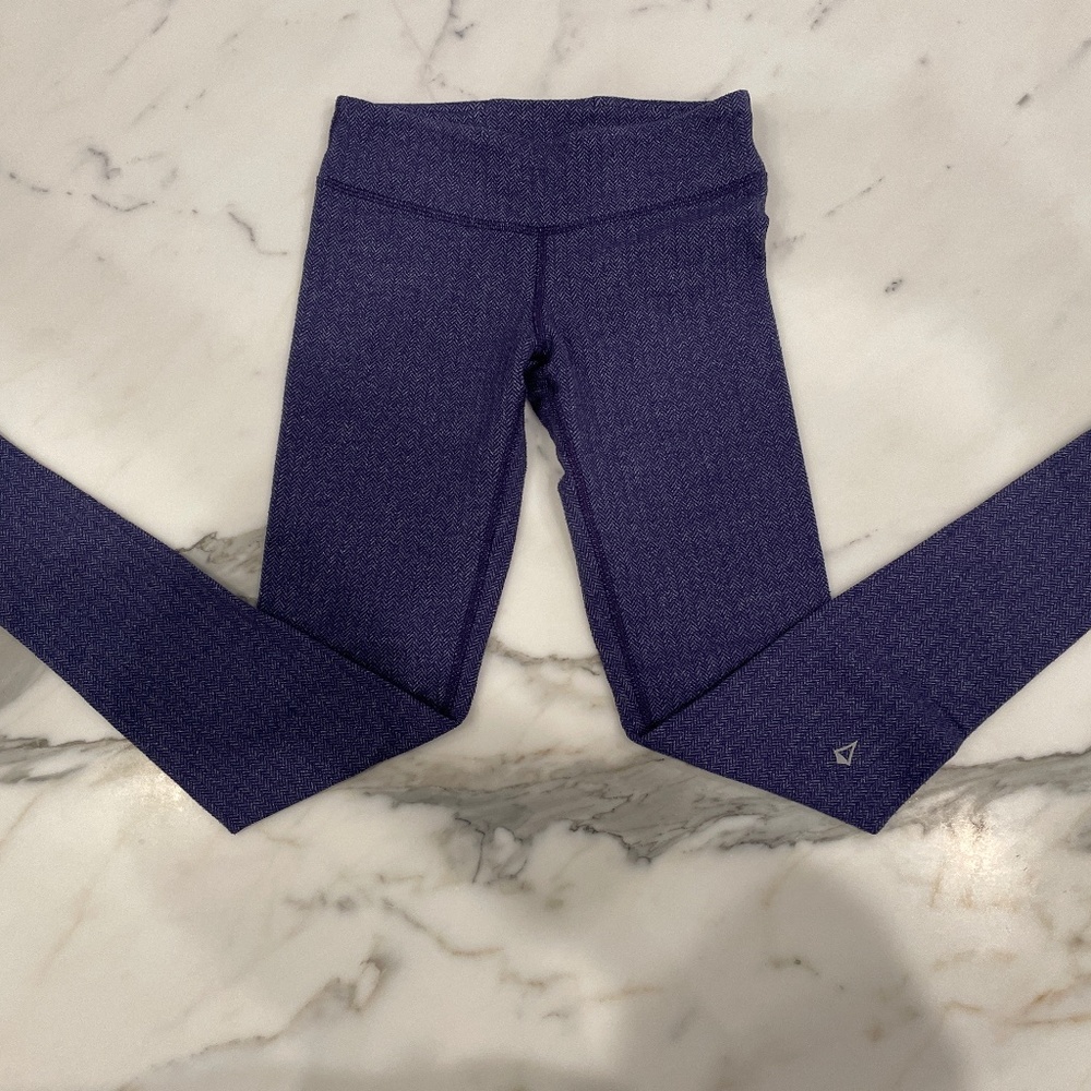 Ivivva purple leggings